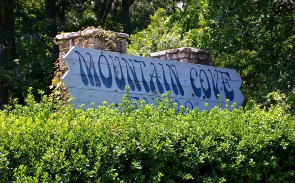 Mountain Cove Farms Sign