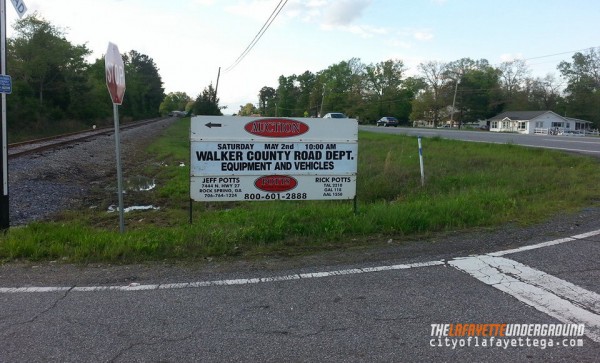 Road Barn / Potts Auction Sign