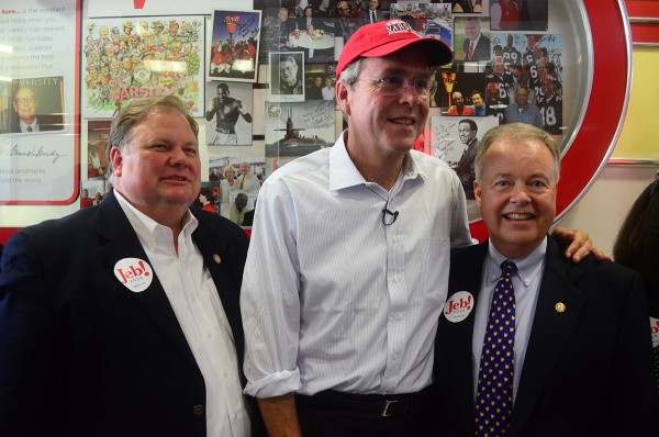 Jeff Mullis with Jeb Bush at the Varsity / GA Pundit