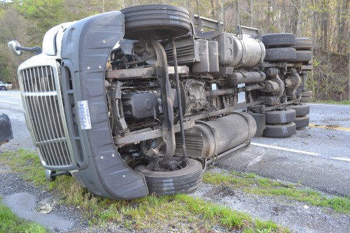 March 28 Summerville Sock Truck Wreck / The Summerville News
