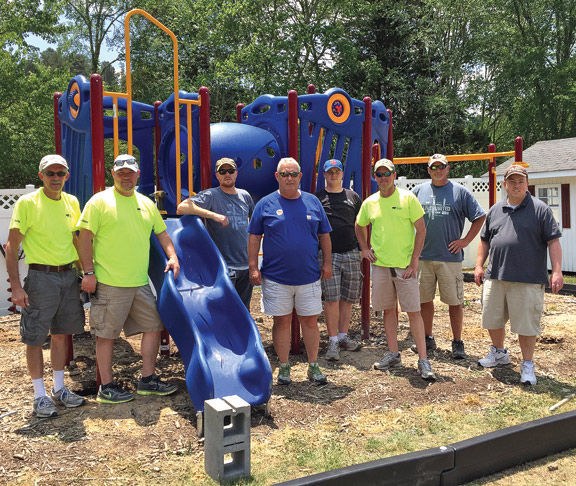 Family Crisis Center Playground / Shaw Ringgold Volunteers